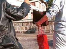 trapani-malvivente-in-bici-scippa-una-donna