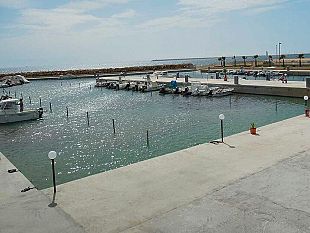 nell-incantevole-location-del-lungomare-san-vito-di-mazara-del-vallo-ormeggio-e-poesia