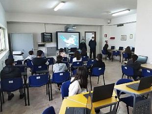 inaugurata-a-castelvetrano-l-area-innovzione-laboratorio-digitale-informatico-del-plesso-medi