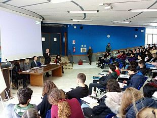 marsala-bullismo-e-cyberbullismo-se-ne-e-parlato-al-liceo-ruggieri