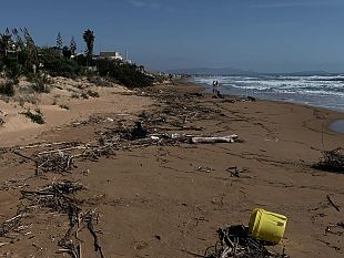 campobello-attivate-le-procedure-di-bonifica-della-spiaggia-di-tre-fontane-invasa-da-detriti