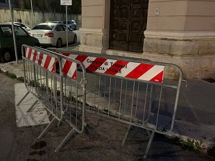 trapani-transenne-abbandonate-e-danneggiate-in-giro-per-la-citta