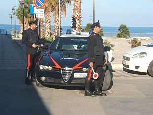 da-alle-fiamme-lappartamento-distruggendolo-arrestato-dai-carabinieri