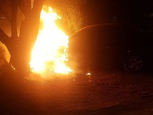 auto-in-fiamme-a-triscina