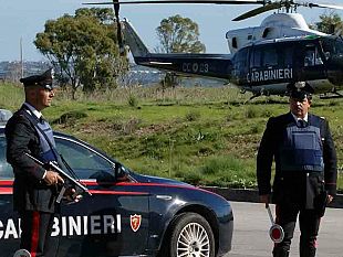 alcamo-pistola-dentro-casa-arrestato-alcamese-dai-carabinieri