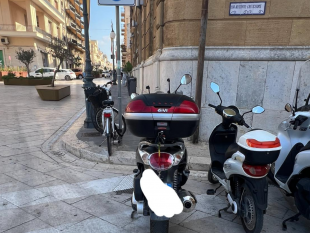 cade-in-piazza-mokarta-e-si-fa-male-al-piede-il-calvario-di-una-cittadina-mazarese