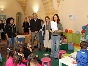marsala-citta-che-legge-bambini-alla-biblioteca-comunale