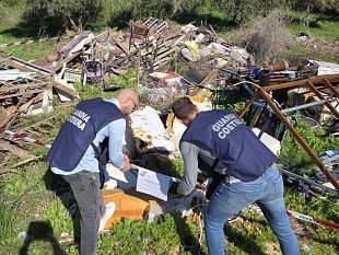 mazara-la-guardia-costiera-sequestra-tre-aree-verdi-per-abbandono-incontrollato-di-rifiuti