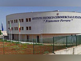 mazara-il-1-meeting-diocesano-delle-aggregazioni-laicali-si-terra-nellauditorium-dellistituto-tecnico-f-ferrara