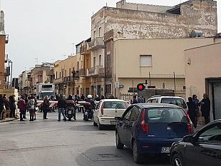 mazara-bloccata-piu-volte-al-giorno-dai-passaggi-a-livello-nessuno-alza-la-cornetta