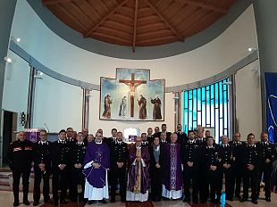 mazara-carabinieri-messa-in-preparazione-del-natale-nel-quartiere-di-mazara-due