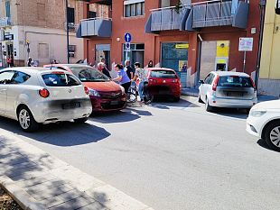 paura-in-via-fardella-anziano-percorre-carreggiata-in-contro-senso
