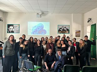 erice-il-mondo-in-cui-viviamo-allistituto-rosina-salvo-di-trapani-studenti-conversano-con-il-filosofo-diego-fusaro