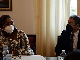 visita-al-palazzo-di-citta-del-ministro-della-pesca-del-ghana