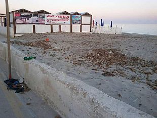 mazara-cittadino-segnala-il-cattivo-stato-della-spiaggia-di-tonnarella-e-lassessore-gli-cancella-il-post-lo-blocca-e-gli-toglie-lamicizia