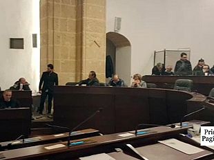 video-variazione-di-bilancio-cade-il-numero-legale-consiglio-rinviato-a-domani