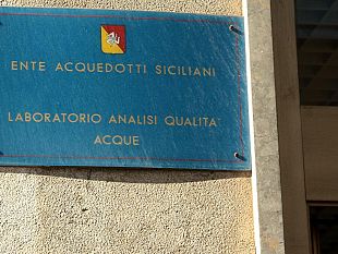 interrogazione-m5s-all-ars-sui-debiti-dell-ente-acquedotti-siciliani