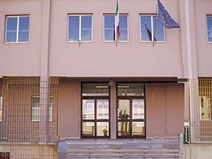 sistemazione-area-esterna-e-tinteggiatura-locali-mensa-scuola-via-impastato-aggiudicata-in-via-provvisoria-la-gara