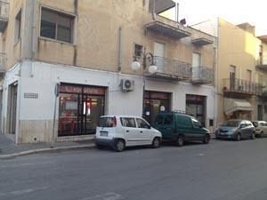 mazara-svaligiato-negozio-di-telefonia-di-via-adria-una-banda-multietnica-ormai-e-far-west-in-citta