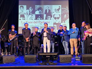campobello-grande-successo-per-lomaggio-a-battiato-con-la-band-la-voce-del-padrone
