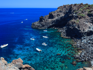 il-mare-di-pantelleria-conquista-le-cinque-vele-di-legambiente
