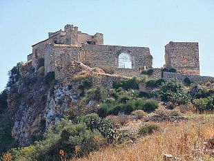 alcamo-la-giunta-surdi-ha-approvato-il-progetto-per-la-messa-in-sicurezza-del-castello-di-calatubo