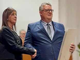 il-giornalista-alberto-di-paola-dottore-honoris-causa-un-premio-alla-carriera-e-allimpegno-per-linclusione