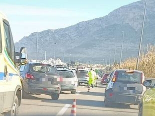 tamponamento-tra-auto-sulla-a29-tra-carini-e-capaci-code-e-disagi-per-gli-automobilisti