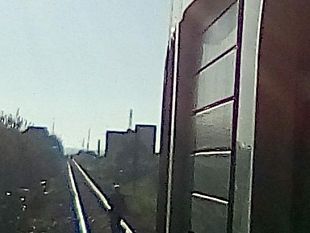 fiamme-quasi-su-binari-treno-mazara-castelvetrano-si-ferma-in-cda-san-nicola