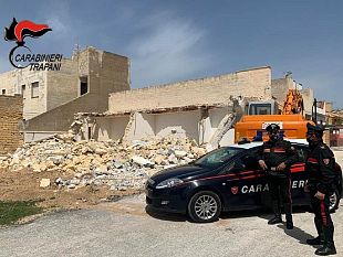 castelvetrano/triscina-ricominciano-le-demolizioni-con-il-presidio-dei-carabinieri
