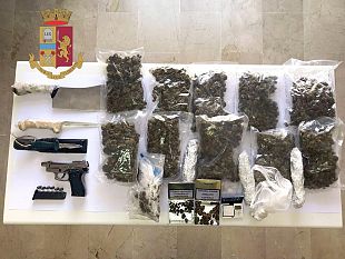 deteneva-un-chilo-e-duecento-grammi-di-droga-arrestato-dalla-polizia-di-stato