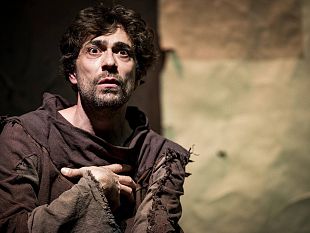 lattore-giovanni-scifoni-in-scena-al-cine-teatro-ariston-di-trapani