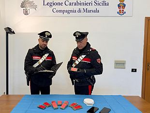 mazara/fermati-in-auto-con-un-kg-di-hashish-denunciata-una-coppia-di-marsalesi