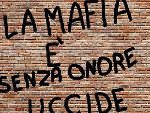 la-mafia-non-ha-mai-toccato-donne-e-bambini-e-bufera-sui-social-network