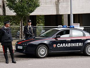 alcamo-non-si-ferma-allalt-inseguito-e-fermato-aggredisce-i-carabinieri