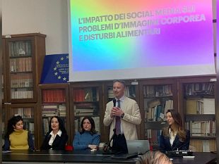 social-media-e-disturbi-alimentari-conferenza-al-liceo-classico-di-marsala-per-sensibilizzare-i-giovani