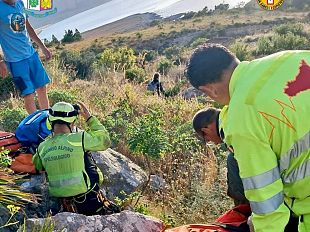 mazara/san-vito-lo-capo-scalatore-svizzero-precipita-da-un-costone-a-macari-soccorso-con-lelicottero