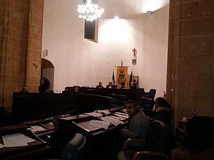 raccolta-rifiuti-il-consiglio-comunale-approva-appalto-quinquennale-a-ditta-esterna-il-personale-ato-tp2-sara-garantito-in-aula-si-discute-finalmente-di-prg
