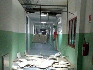 mazara-crollo-di-controsoffitto-nel-plesso-scolastico-di-via-gualtiero-si-e-rischiato-il-peggio
