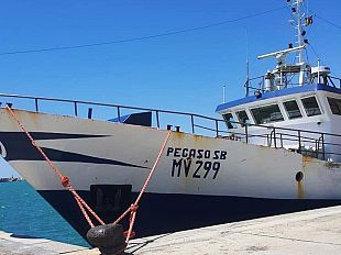 2mazara-il-plauso-del-sindaco-cristaldi-allequipagio-del-motopesca-pegaso-protagonista-del-salvataggio-di-42-migranti