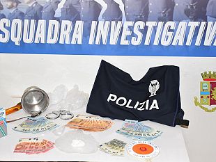 mazara-del-vallo-la-polizia-di-stato-arresta-un-mazarese-per-detenzione-di-cocaina-in-negozio-di-frutta