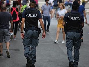 polizia-di-stato-il-questore-di-trapani-emette-tre-provvedimenti-di-daspo