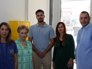la-famiglia-colomba-ha-donato-un-defibrillatore-al-comune-di-erice