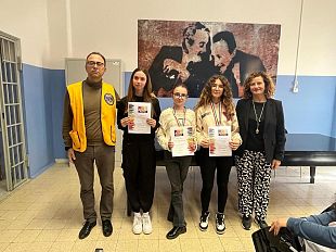 mazara-sofia-maria-sammartano-vince-il-1-premio-del-service-un-poster-per-la-pace-promosso-dal-lions-club-mazara