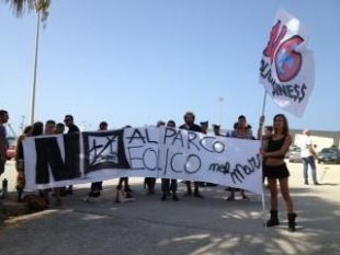 parco-eolico-off-shore-tra-capo-feto-e-torrazza-un-progetto-assurdo-inutile-e-costoso