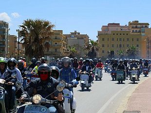 grande-successo-per-il-x-raduno-vespa-citta-di-marsala