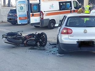 moto-si-scontra-con-unauto-in-via-dei-templi-due-i-feriti