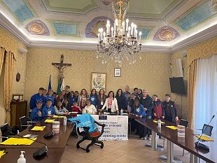 erice-accoglie-leuropa-ospitata-al-palazzo-comunale-una-delegazione-di-studenti-spagnoli