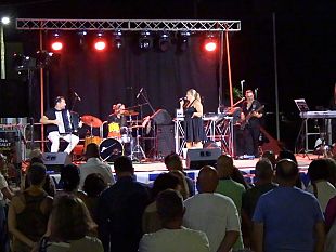 al-via-lestate-petrosilena-aprono-la-isaband-live-e-il-dj-set-di-rmc-101