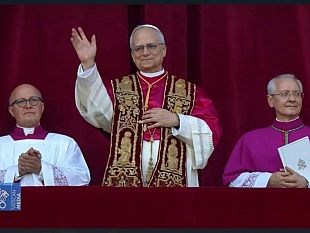 il-cardinale-americano-robert-francis-prevost-e-il-nuovo-papa-pace-a-tutti-voi-le-prime-parole-di-leone-xiv